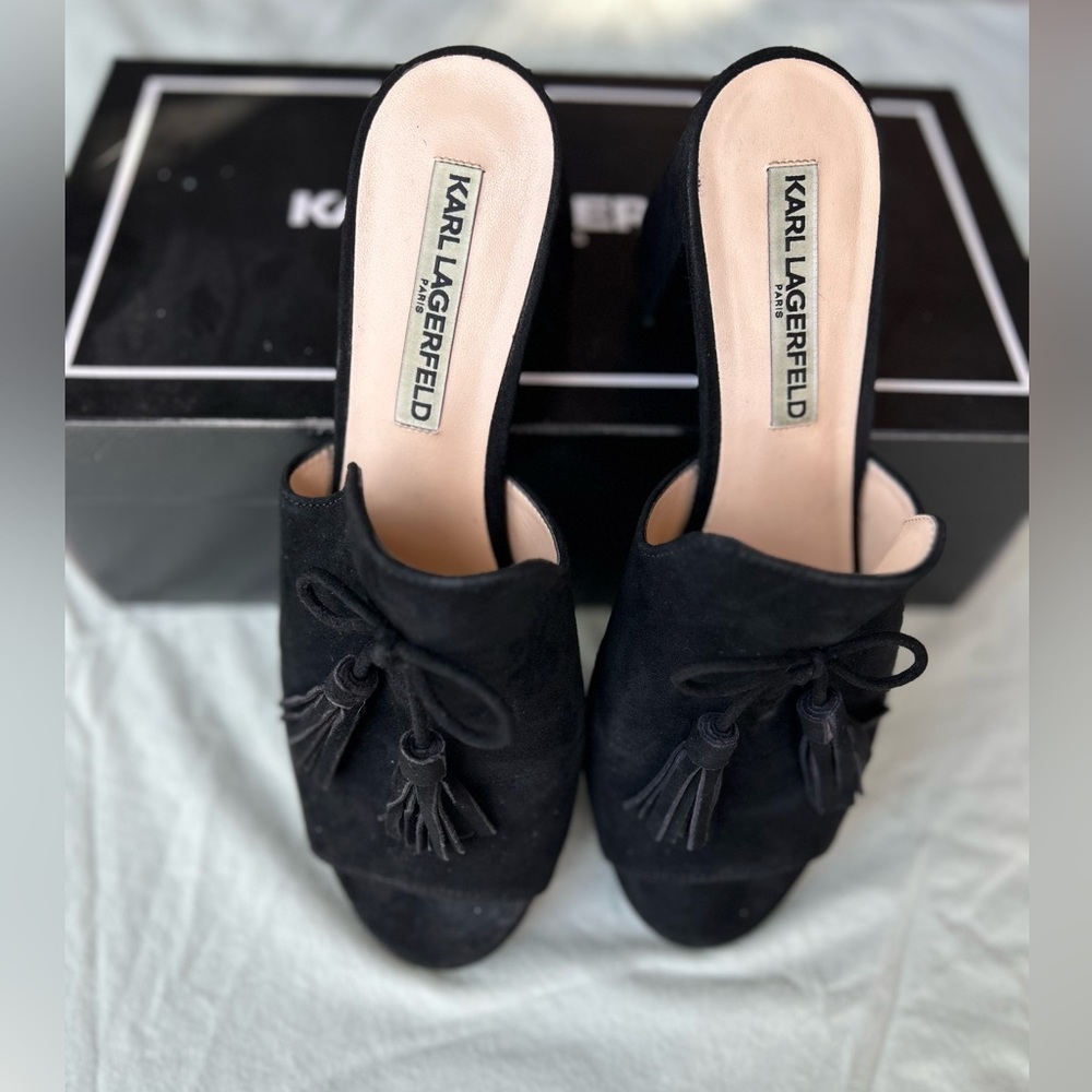Karl Lagerfeld leather black sandals.